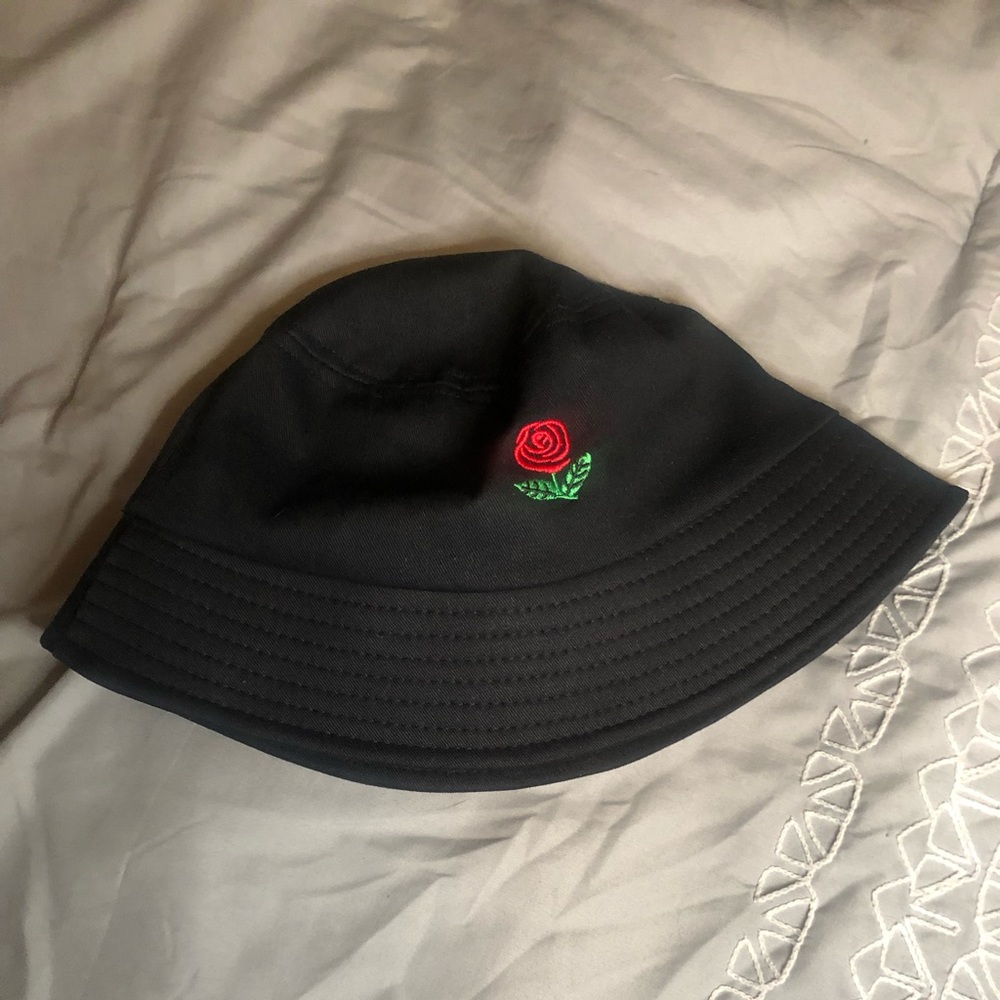Roses 🌹 hat #DripShop